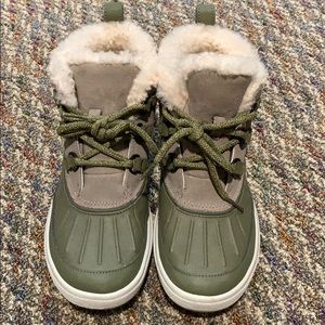 Nike snow boots/sneakers size 6.5